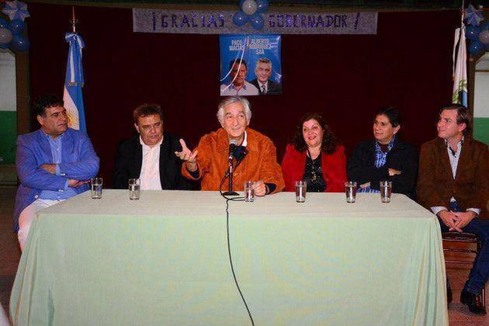 El gobernador firm� una serie de obras que generar�n trabajo, progreso y calidad de vida para varias localidades