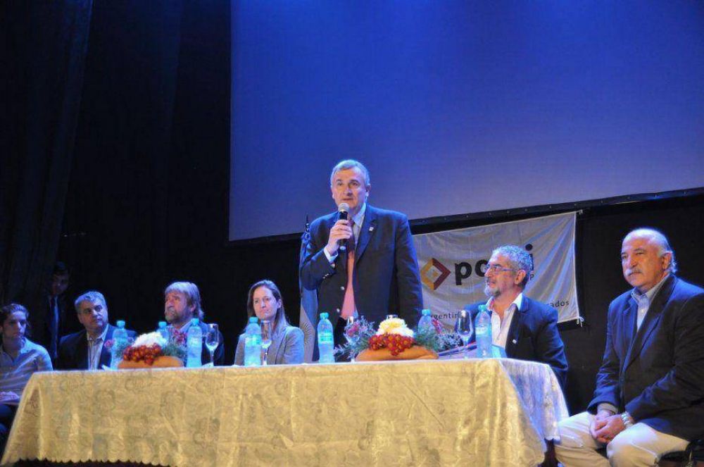 Jubilados dan a conocer problemas a autoridades