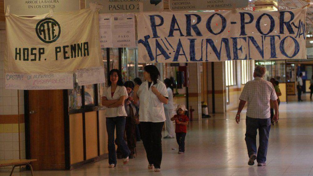 M�dicos del Penna hacen otro paro de 72 horas por aumento salarial de 40 %