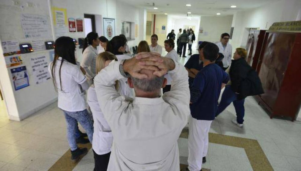 M�dicos definen sobre la oferta salarial