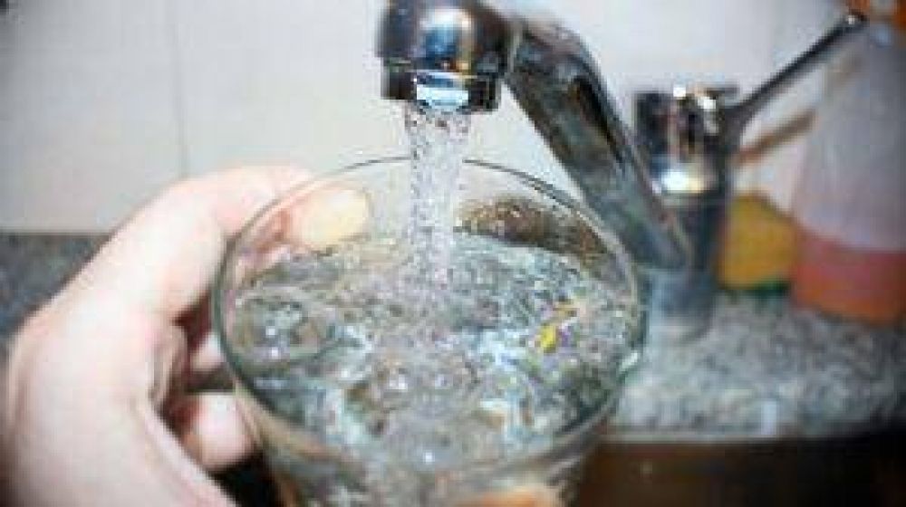 Aunque baj�, el consumo de agua a�n es muy alto