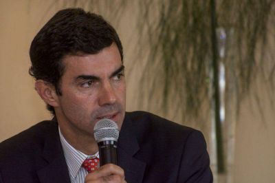 Urtubey, cada vez m�s lejos de Cristina Kirchner