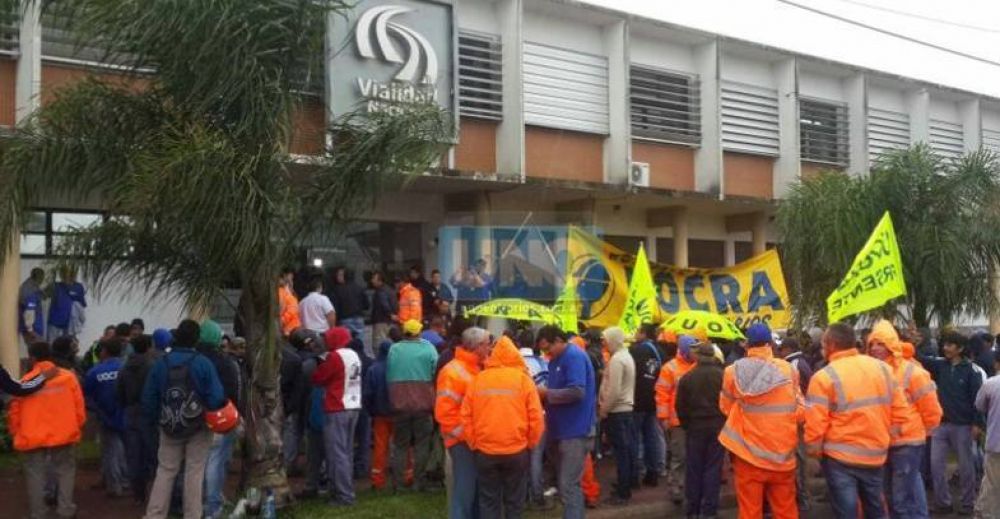 Uocra se manifiesta en Paran� por la suspensi�n de m�s de 120 trabajadores