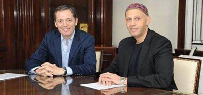 En medio del conflicto por la basura, Gray se reuni� con Bergman