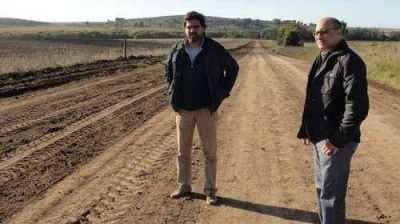Reino recorri� trabajos de recomposici�n de caminos en ruta 77