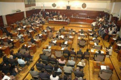 Legislatura: Aprueban pedido para diferir vencimiento en la factura de luz 