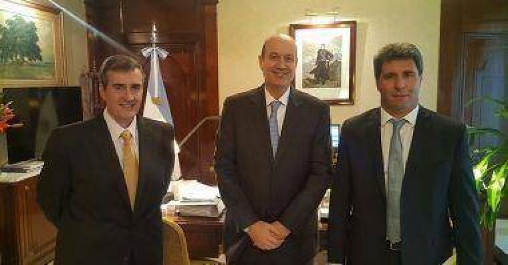 Sergio U�ac y Sturzenegger acuerdan l�neas de cr�ditos para la producci�n