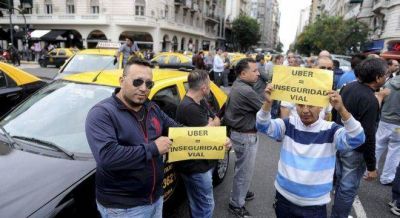 Uber se lanz� sin consultar a nadie y estallaron las protestas de taxistas