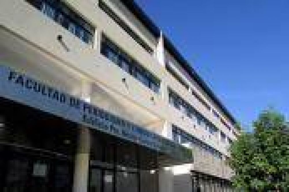 La Plata: Ins�lito cierre de Facultad de Periodismo para mover a marcha �K� es desaprobado por la Comuna