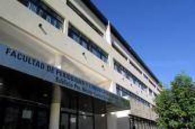 La Plata: Ins�lito cierre de Facultad de Periodismo para mover a marcha �K� es desaprobado por la Comuna