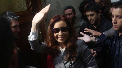 Cristina Kirchner present� un escrito ante el juez Bonadio por la venta de d�lar futuro