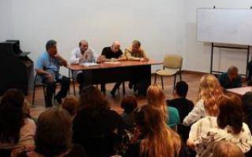 Municipales de Vicente L�pez reclaman apertura de la paritaria