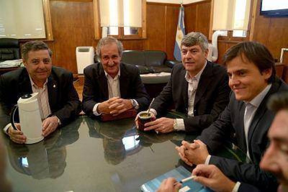 Schepens avanz� con Buryaile en la asistencia para productores