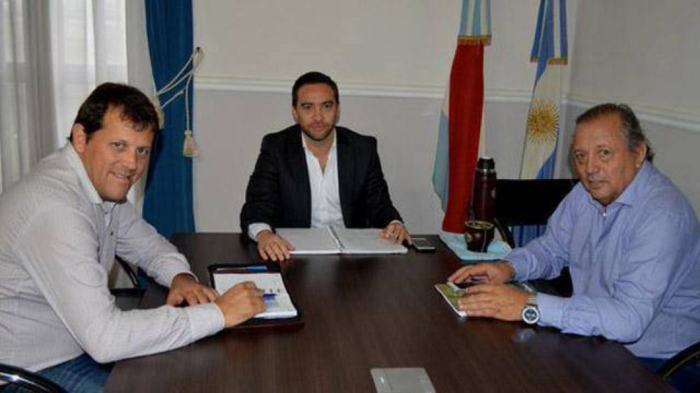 Los Troncoso llevaron una agenda de pedidos a Urribarri