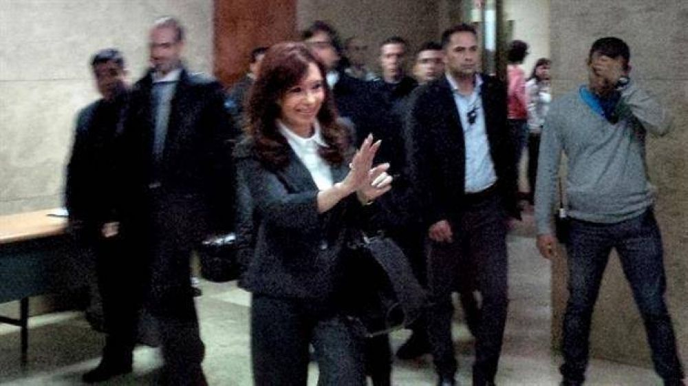 Cristina call ante la Justicia y habl delante de la militancia