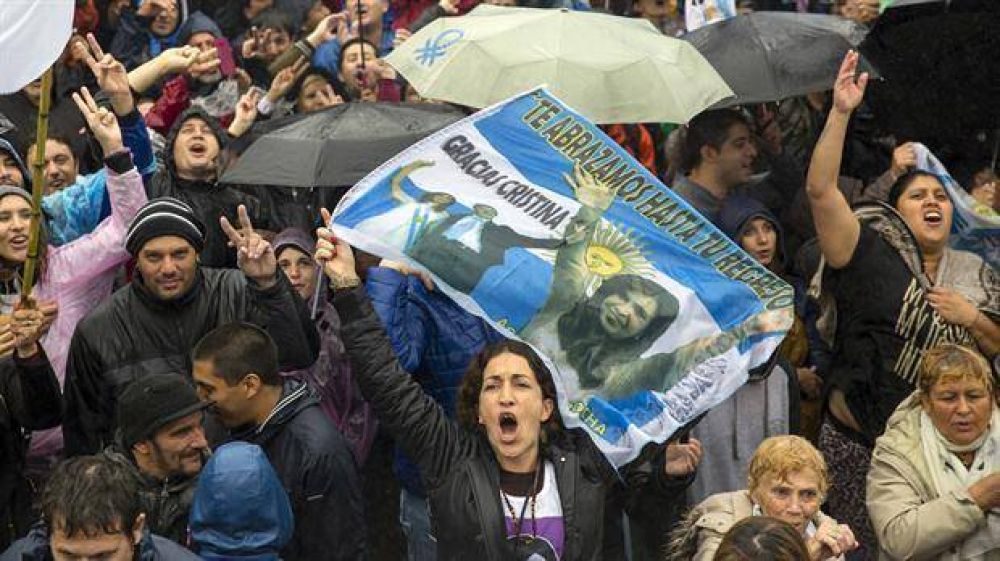 El grueso del PJ le quit� el cuerpo a la convocatoria y relativiz� su impacto