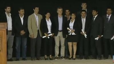 Desde Salta, Macri evit� cruzarse con Cristina y hubo mimos con Urtubey