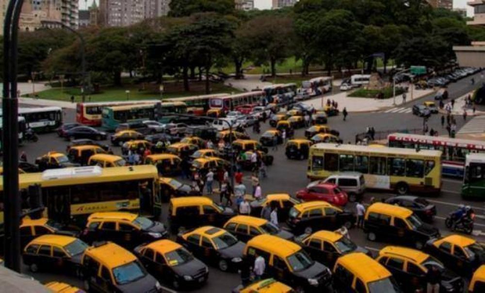 La Justicia orden� al gobierno que suspenda la actividad de Uber
