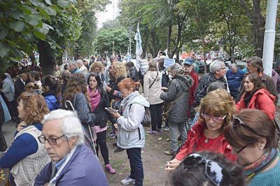 Manifestaci�n en solidaridad con Cristina frente a la C�mara Federal de Apelaciones