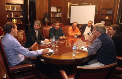 EL INTENDENTE GARRO Y LA ONG NUEVO AMBIENTE DELINEARON UNA AGENDA AMBIENTAL PARA LA CIUDAD