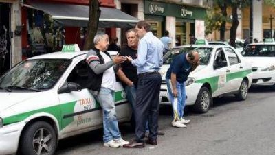Uber: Taxistas de La Plata en estado de alerta