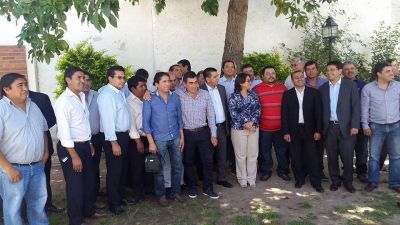 Intendentes reclaman que se destraben 50 millones de pesos