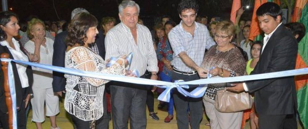 El Intendente Infante inaugur� la remodelaci�n de la plazoleta �20 de Junio� en el B� Juramento