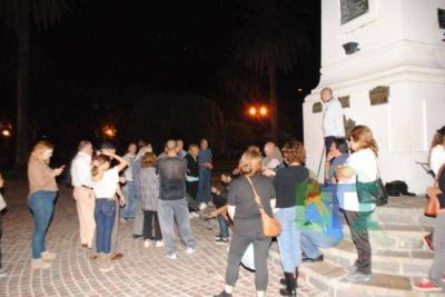 Poca gente en la protesta contra los tarifazos