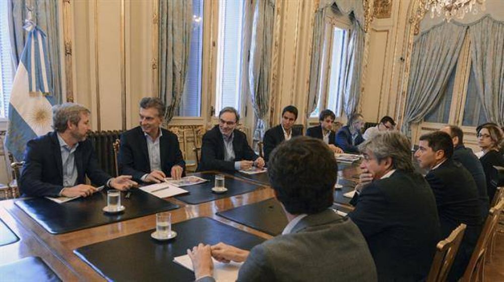 El Gobierno avanza con medidas de corte social para relanzar la gesti�n