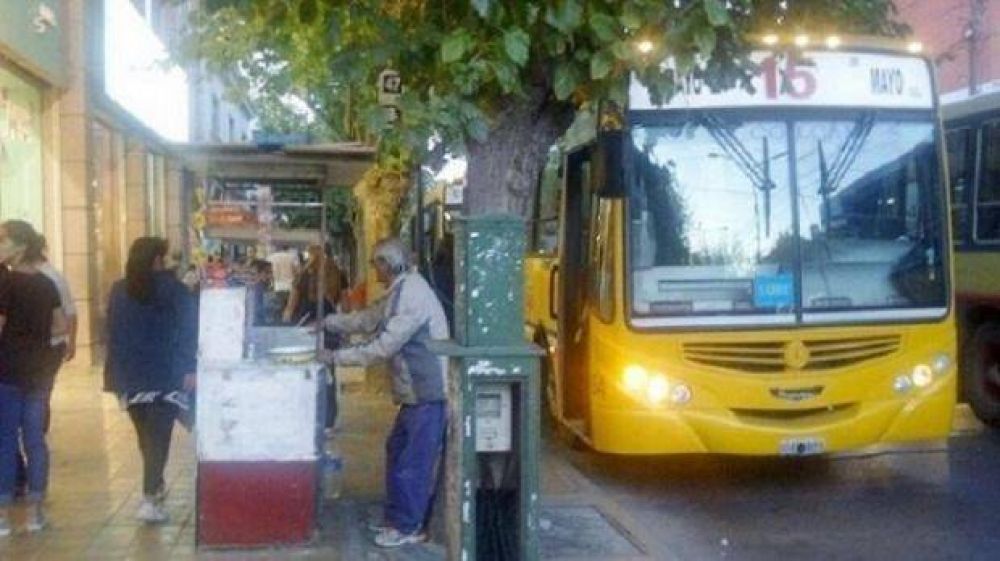 Quieren ordenar verduler�as callejeras y carros de pralin�