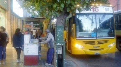 Quieren ordenar verduler�as callejeras y carros de pralin�