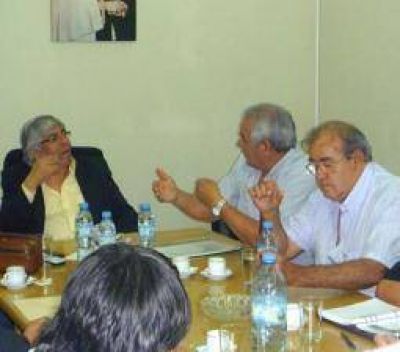 La CGT se moviliza contra despidos y parate de obra p�blica