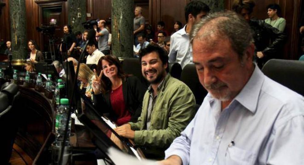 El PRO y la izquierda votaron un proyecto de Viviani para repudiar a Uber