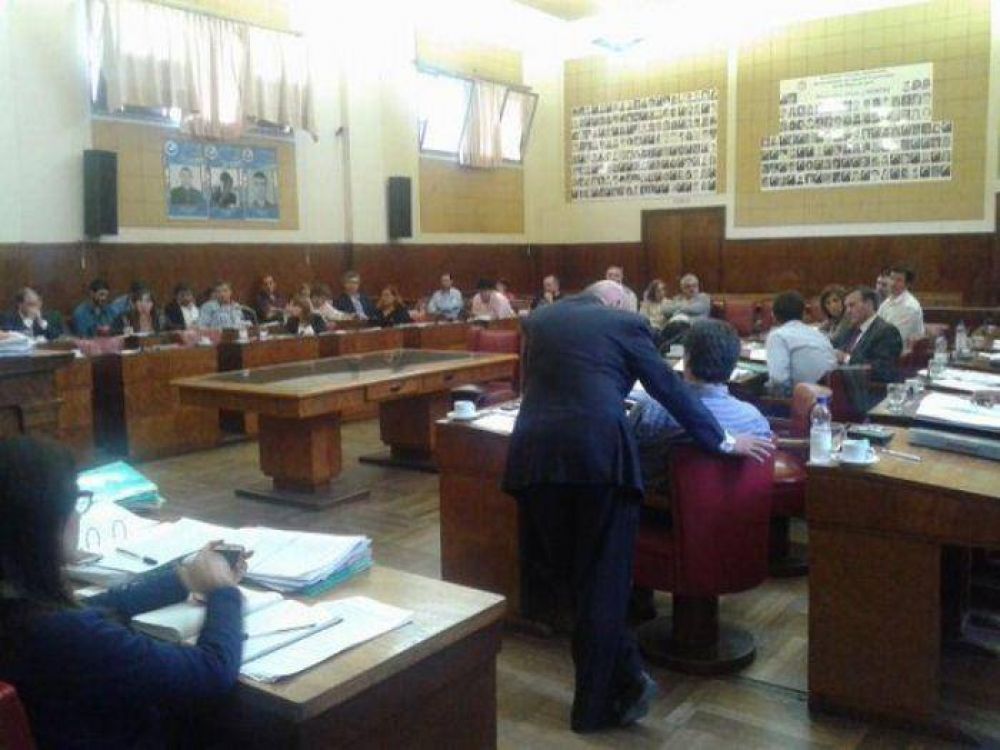 En un hecho inaudito, el Concejo Deliberante sesion� a puertas cerradas