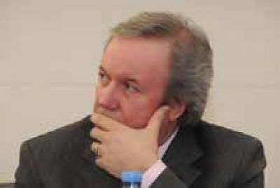 Peralta denunciaria penalmete a YPF por da�os al medio ambiente