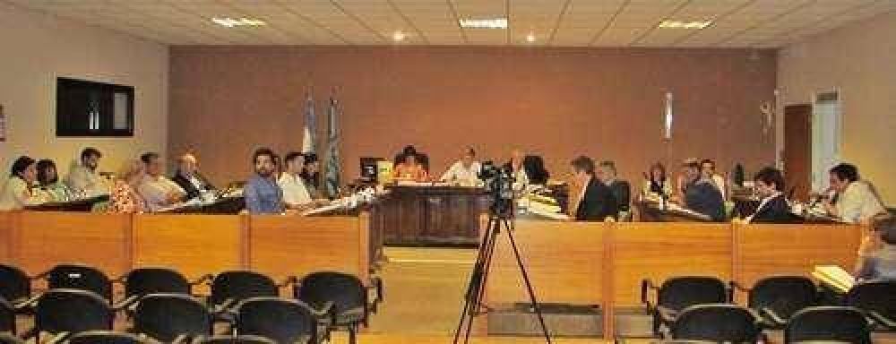 El Concejo aprob� la extensi�n del contrato con Ashira y hubo cuestionamientos a Aguas