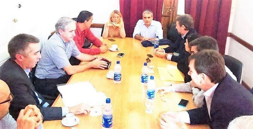 Gast�n se reuni� con legisladores del Frente Renovador, a quienes solicit� la conformaci�n de la comisi�n Bicameral