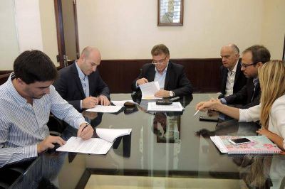 El Municipio firm� un convenio para realizar obras en el barrio El Progreso