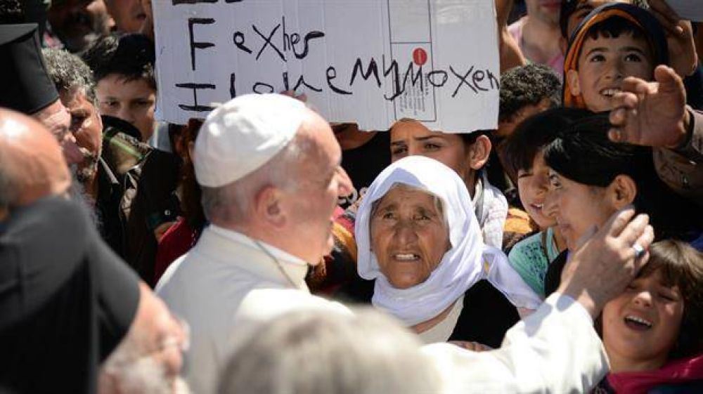 El Papa, a los inmigrantes en Lesbos: 