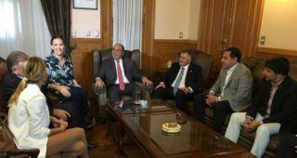 Manzur: �Michetti me confirm� que participar� del Congreso Eucar�stico�