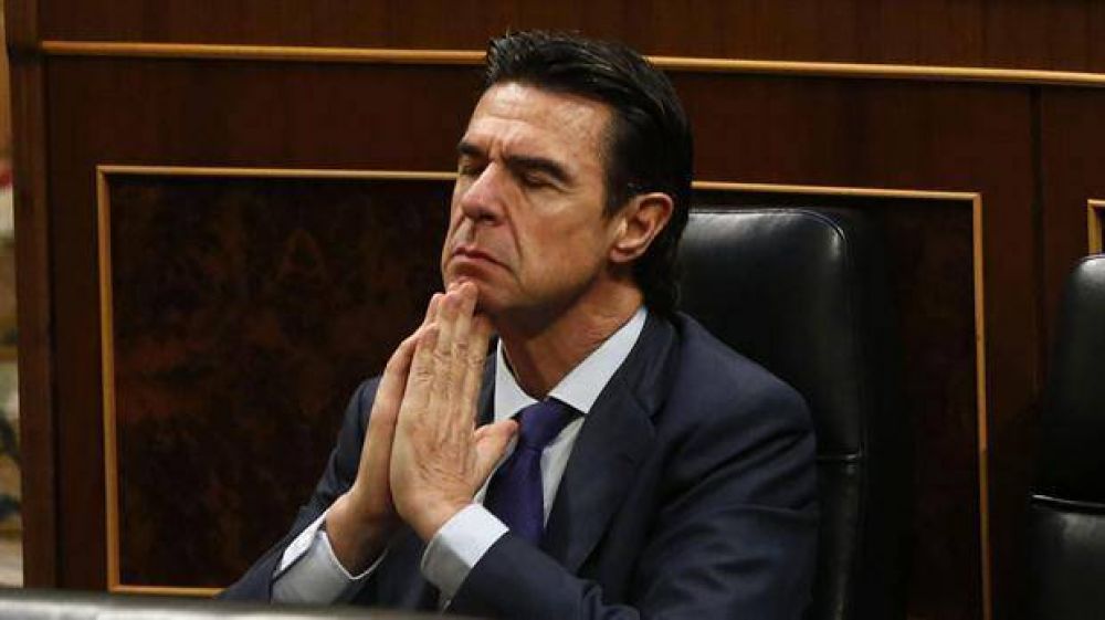 Cae un influyente ministro de Rajoy por los Panam� Papers