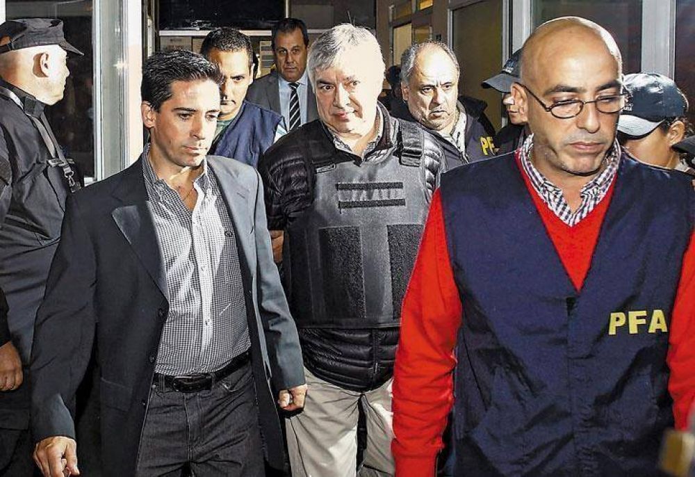 Fari�a revel� el rol de financieras locales y un banco suizo en el lavado