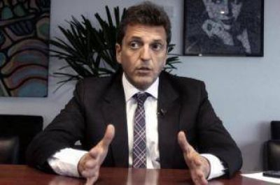 Massa particip� de un acto junto a Urtubey y critic� v�a Twitter al Gobierno