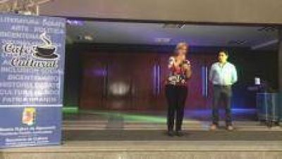 Betty Rojk�s critic� a Macri por a�n no 