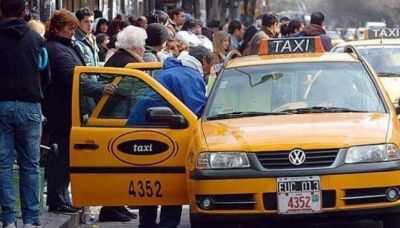 Los taxistas pulsean por subas en la tarifa