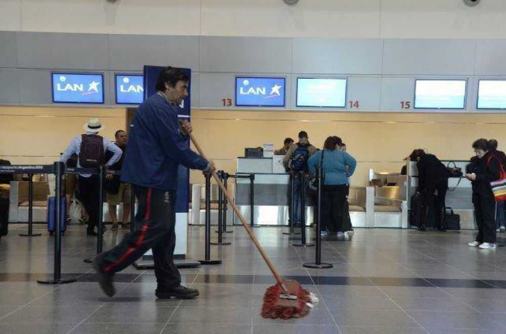 Sin el Aeropuerto operando peligran m�s de 200 puestos de trabajo directos
