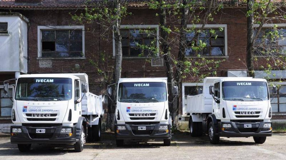 Lomas incorpora m�s camiones para reforzar la limpieza de calles