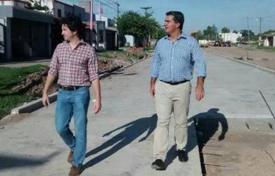 Capitanich recorri� barrios supervisando obras de pavimento