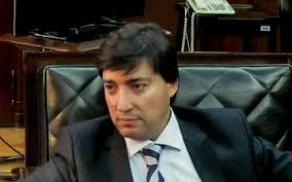 Acerbo: �Acompa�ar� lo bueno y cuestionar� lo malo�