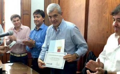 Juli�n Dom�nguez en Daireaux: �la pol�tica no se puede definir en tribunales, sino en el parlamento y en la calle�